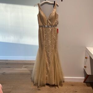 JJs House Champagne Gown Size 8
